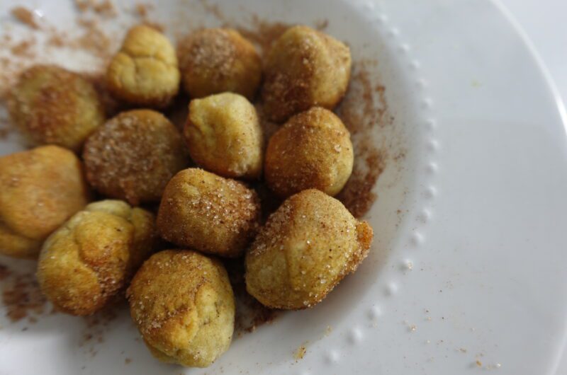 Easy Cinnamon Sugar Dough Balls